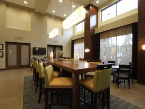 Hampton Inn & Suites Tacoma/Puyallup - Image 3