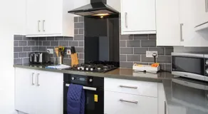 Glasgow, Bothwell, 3 bed, Suitable for Long Stays - Image 3