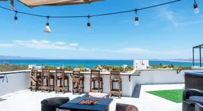 Casa Arrecife - Dorado Suite, Fast Wifi & Balcony! Beach is steps away! - Image 3