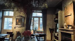 Édouard Garden Café Guest Room - Image 3