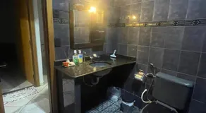 Quarto bem localizado - Image 3