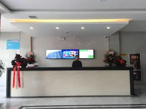 GreenTree Alliance Tianshui Railway Station Hotel - Image 2