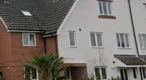 Spacious Studio, Free Street Parking, West Molesey, KT8 - Image 5