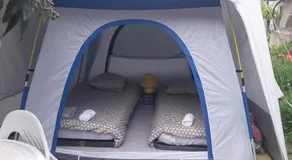 Deux tentes confortables dans un joli jardin idéalement situé - Image 4