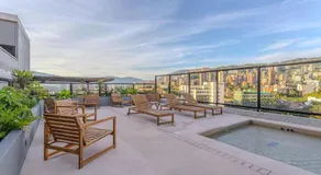 Luxury 2-Bedroom with Balcony & Panoramic City Views in El Poblado - Image 3