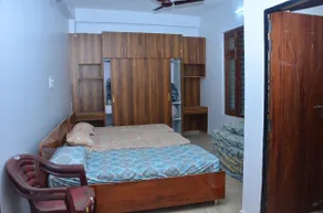 SST Housee - Image 2