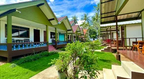 Lanta L.D. Beach Bungalow - Image 2