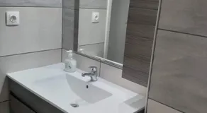 A convenient apartment in the heart of Athens - Image 3
