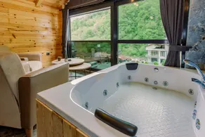 King Suit Bungalow - Image 5