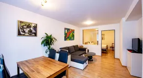 Astoria Apartments - Image 2
