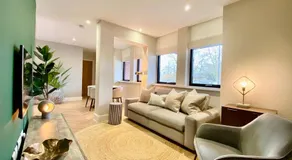Queen Annes court luxury apartment on high street - Image 2
