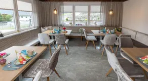 Atractivo apartamento vacacional ideal para familias con terraza, jardín y sauna | Esquí cercano | Ideal para teletrabajar - Image 5