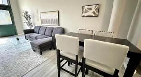 2 bdrm Modern & Hip Apt with Private Patio - Image 3