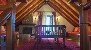 Luxury Traditional Villa - Image 3