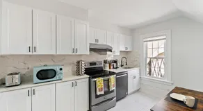 Cozy Gem in the Heart of East Rock with FREE Parking near Yale and DT - Image 3
