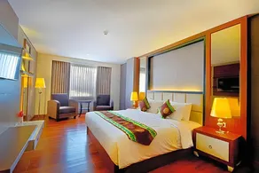 Grand Qin Hotel Syariah - Image 2