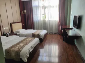 West Lake Road Hotel - Image 5