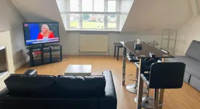 1 bed flat at Drum Street - Image 2