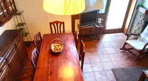 Casa con jardín en Guils - Image 4