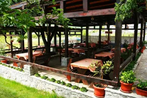Rustic Style Triple Studio Near The Lake - Image 4