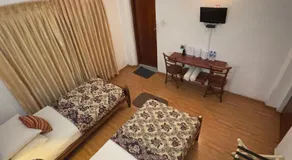 Paradise Inn - Image 2