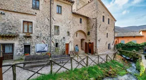 GuestHost - Suite on the RIVER Apartment - Image 2
