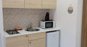 Modern guest house - Image 3