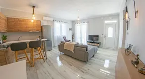 Lydia's Apartments - Image 2