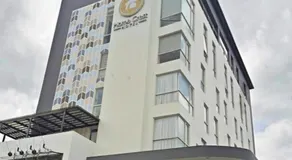 Home Crest Hotel - Image 5