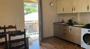 Yellow House - Vaja - Image 3