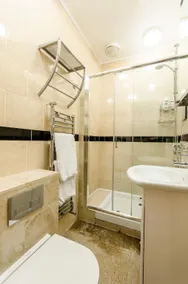 Mondrian Apartments - Image 5
