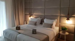 The Berg's 3 - Image 2