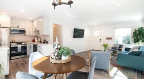Beautiful 3 Bed 1 Bath Designer Home + Hot Tub - Image 4