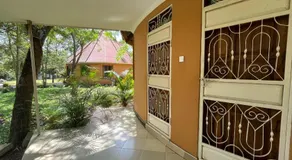 Charming Bungalows - Image 3