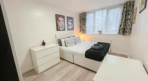 Apartment 3 Bedroom Westminster - Image 2