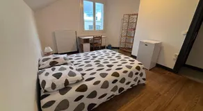 Chambre privative dans maison partagée avec d'autres voyageurs - Image 2