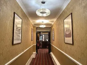 Oyo New Charles Dickens - Image 3