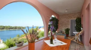 Appartamento con giardino e terrazza | Vista sull'acqua - Image 2