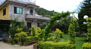Beautiful house and garden - Image 4