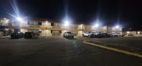 Heritage inn & suites - Image 2