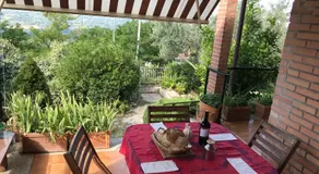hilltop villa garden with great views - Image 4