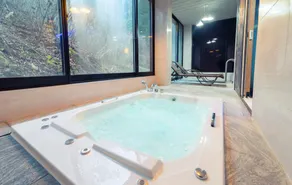 NJ Pool Villa - Image 4