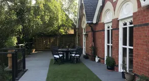 Garden Double Room with own door access and bathroom - Image 5