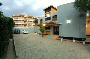 Monrovia Guest House - Image 3