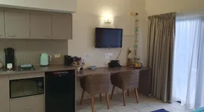 Jackies Studio Apartment - Image 5