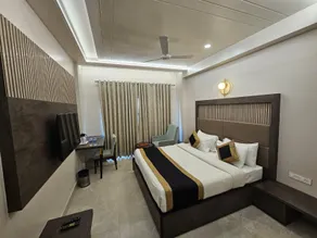 Hotel Abhinav International - Image 2