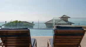 Apartamento em condomínio HOME CLUB, ar-condicionado, cozinha completa, PISCINA e JACUZZI aquecida, SAUNA, ACADEMIA, quadra de esportes playground infantil, salão de jogos a 40m da PRAIA e 15min do Beto Carreiro - Image 4