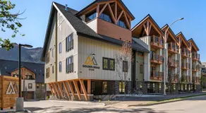 New! Golden Escape with Mountain Views! - Image 5