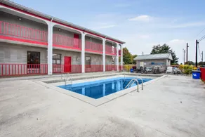 Laker Inn - Image 3