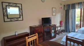 Cedar Lodge Guest House - Image 2